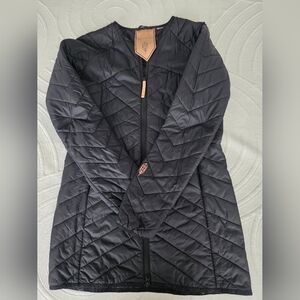 Indygena Women’s Quilted Puffer Jacket - Black